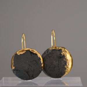The Black Gold Round No. 45 – a round earring made of deep black porcelain