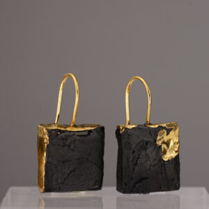 The Black Gold Square No. 74 – a rectangular earring made of black porcelain