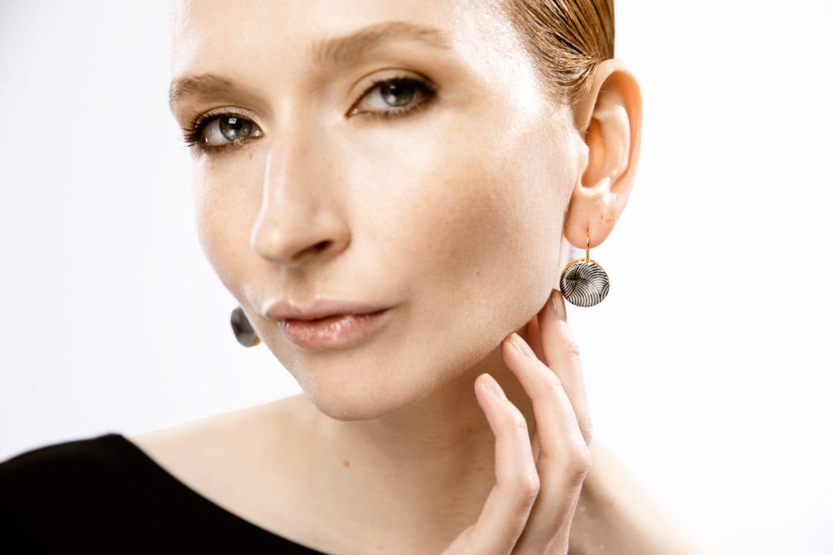 Dark Radial - Handgefertigte Ohrringe aus Porzellan mit Gold