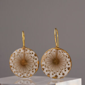 White round porcelain earring White Gold 49. Finest 24-karat gold. A unique handmade piece. Sustainably crafted in the heart of Europe.