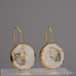 White round porcelain earring White Gold 56. Finest 24-karat gold. A unique handmade piece. Sustainably crafted in the heart of Europe.